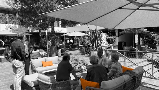 Soyez notre invité à l’occasion d’un cocktail privé dans la loge Orange du Village du Tournoi de Roland-Garros à Paris